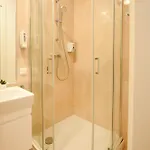 Ultimate Living Experience - Modern & Free Parking Near Romexpo Apartment