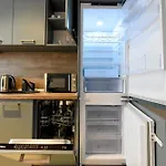 Apartment Ultimate Living Experience - Modern & Free Parking Near Romexpo Bucharest