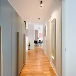 Ultimate Living Experience - Modern & Free Parking Near Romexpo *