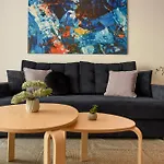 Apartment Ultimate Living Experience - Modern & Free Parking Near Romexpo
