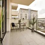 Ultimate Living Experience - Modern & Free Parking Near Romexpo Apartment Bucharest