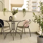 Apartment Ultimate Living Experience - Modern & Free Parking Near Romexpo *