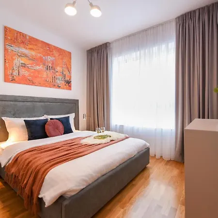 Ultimate Living Experience - Modern & Free Parking Near Romexpo דירה *