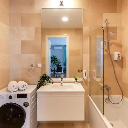 Ultimate Living Experience - Modern & Free Parking Near Romexpo * בוקרשט