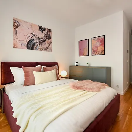 דירה Ultimate Living Experience - Modern & Free Parking Near Romexpo בוקרשט