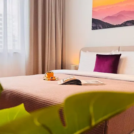 Ultimate Living Experience - Modern & Free Parking Near Romexpo *