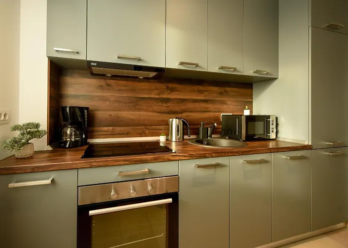 Ultimate Living Experience - Modern & Free Parking Near Romexpo Апартаменти Бухарест