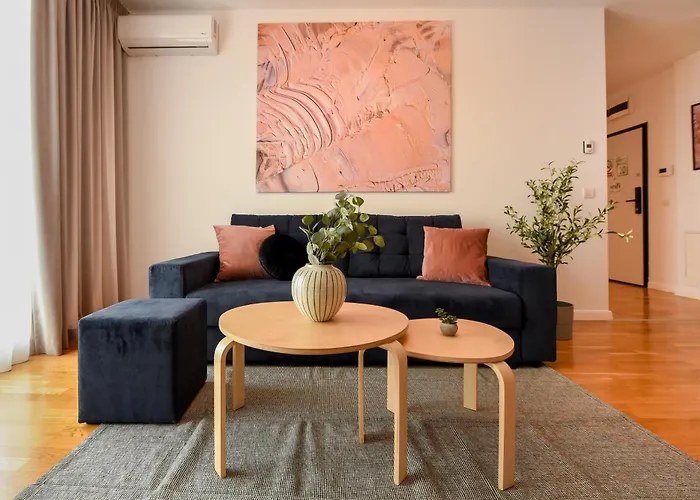 Ultimate Living Experience - Modern & Free Parking Near Romexpo * Бухарест