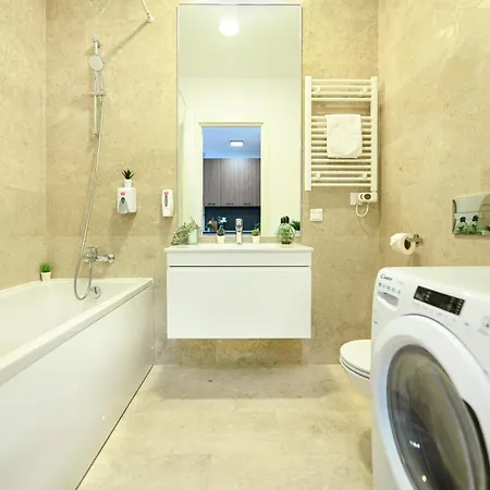 Ultimate Living Experience - Modern & Free Parking Near Romexpo * 布加勒斯特