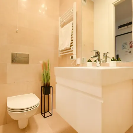 公寓 Ultimate Living Experience - Modern & Free Parking Near Romexpo