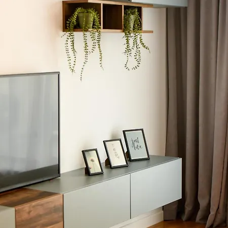 Ultimate Living Experience - Modern & Free Parking Near Romexpo *