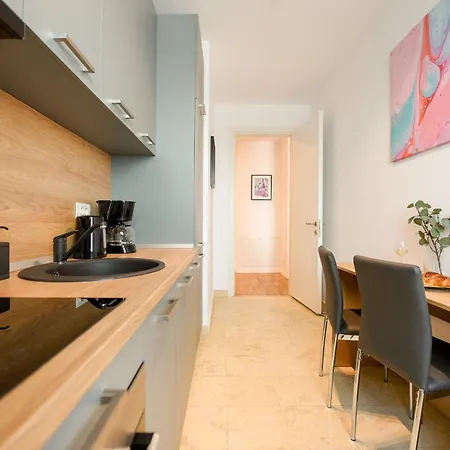 公寓 Ultimate Living Experience - Modern & Free Parking Near Romexpo