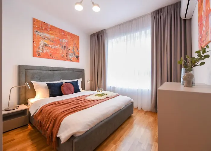 Ultimate Living Experience - Modern & Free Parking Near Romexpo Lejlighed *